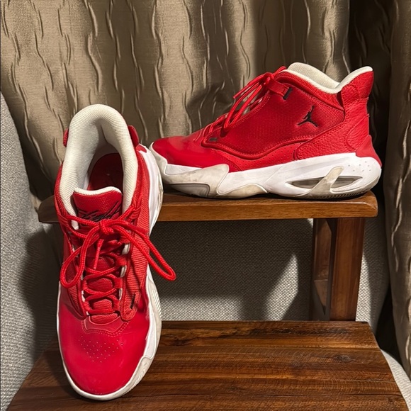 Jordan Flight Kids Red Athletic Shoes 6Y.7.5 women's